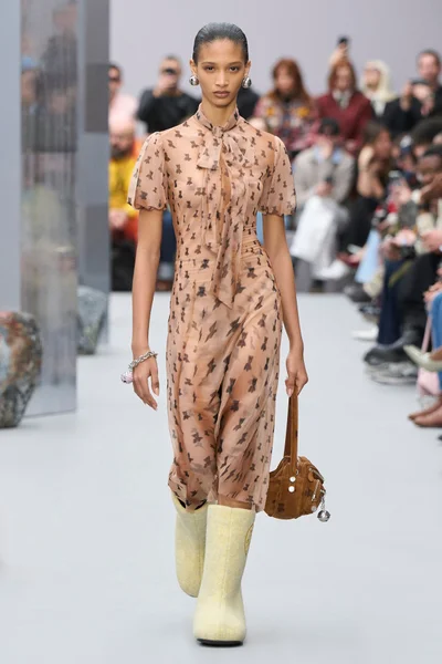 Look 2